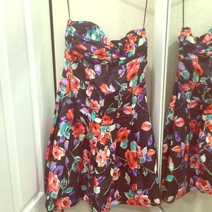 Fits like a 10. Tight on my chest