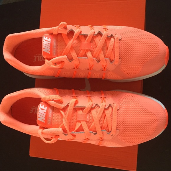 NIKE AUTHENTIC WOMENS AIR MAX SZ 6 NEW - Picture 2 of 4