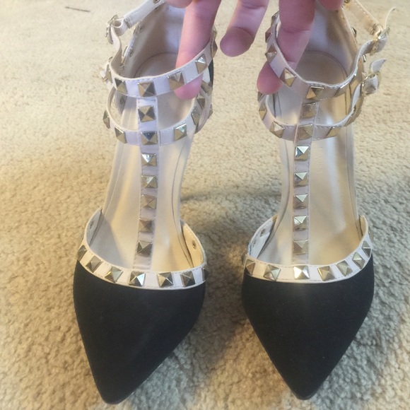 Wild Diva Shoes - ✨Valentino look-a-like heels! ✨