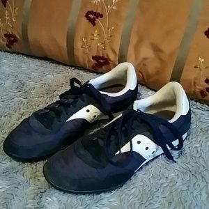 Navy Saucony Sneakers!!