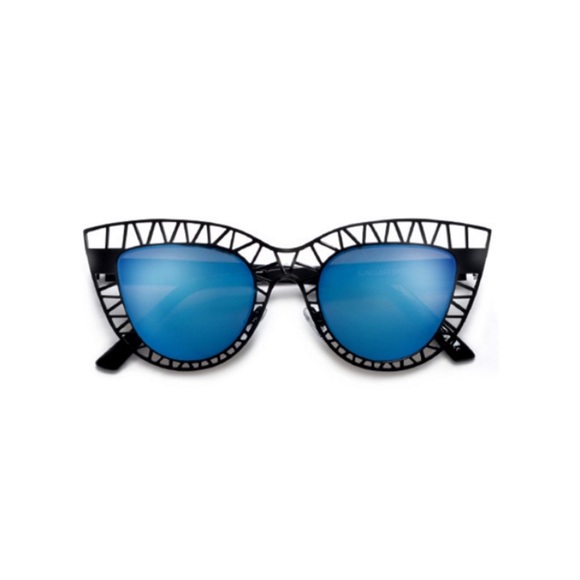 NWT OVERSIZED CAGE CUT OUT CAT EYE SUNGLASSES - Picture 3 of 3