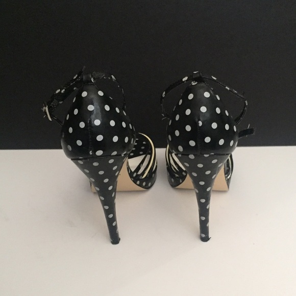 High Heels - Picture 4 of 4