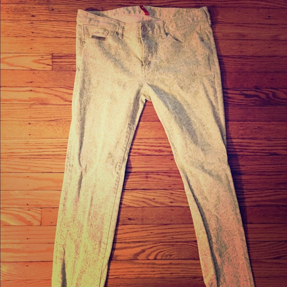 Uniqlo green and white printed pants