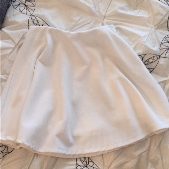 Basic white high waisted skirt - Picture 1 of 3