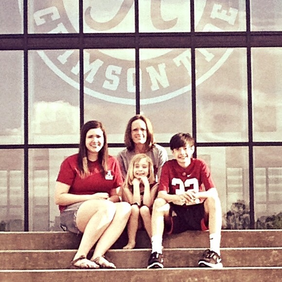 Meet your Posher, Laurabeth - Picture 1 of 1