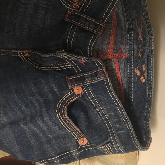 Fashionable jeans