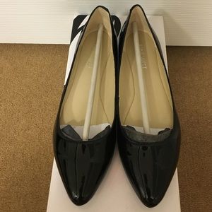 Nine West Wmn Black Patent Pointed Toe Flat (Sz 6)