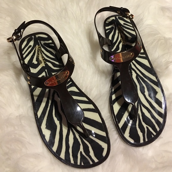 Michael Kors Logo Sandals - Picture 4 of 4