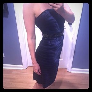 Euc BCBG Max Azria navy cocktail dress size 8