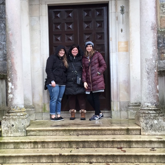 Meet your Posher, Whitney - Picture 3 of 3