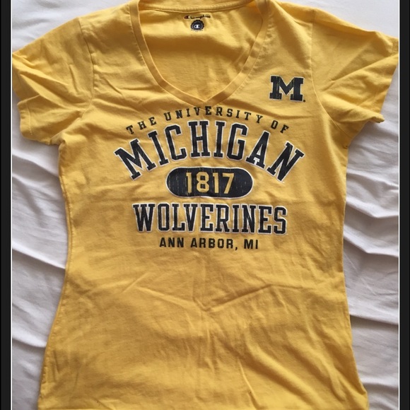 Michigan v-neck t-shirt