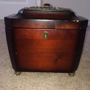 Jewelry box
