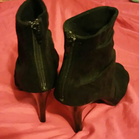 Shoes - Picture 2 of 2