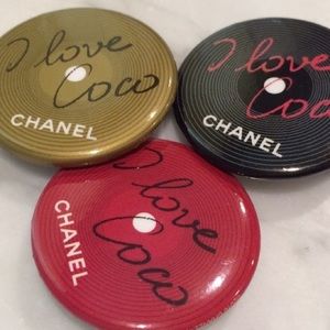 CHANEL PIN (1)
