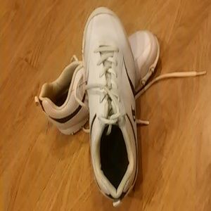 Cheer shoes