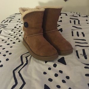 Bailey Button Ugg Boots