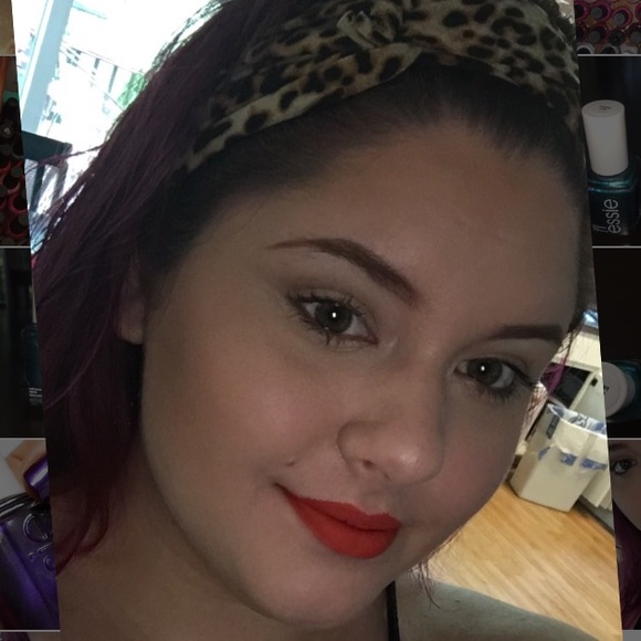 💖MEET YOUR POSHER💋 - Picture 2 of 4