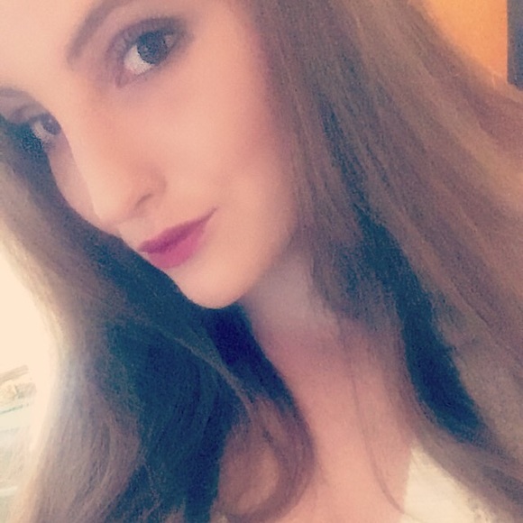 Meet your Posher, Tashia - Picture 2 of 5