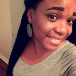 Meet your Posher, Denisha