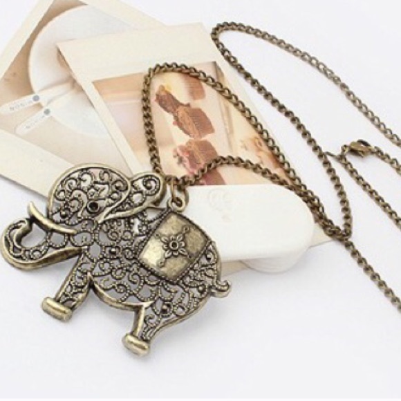 🌹NEW🌹 Retro Vintage Elephant Necklace - Picture 3 of 4