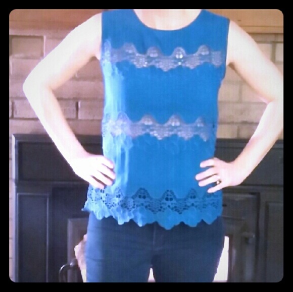 Ezra. In perfect condition. Stitch fix. Medium.