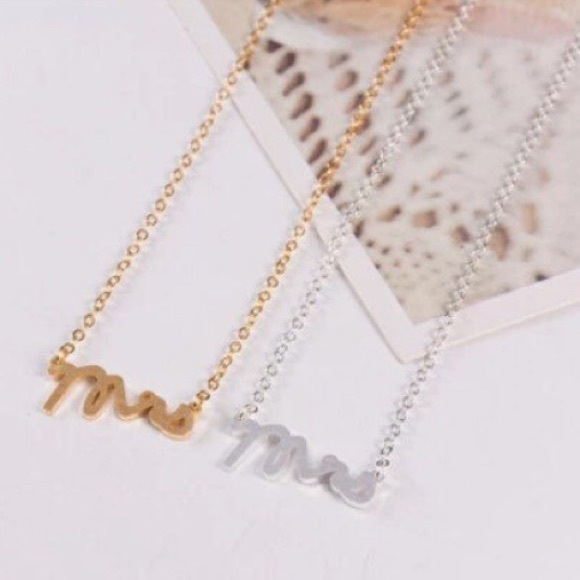 Mrs. Cursive Necklace - Picture 2 of 4