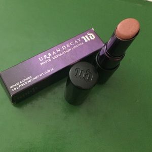 Urban Decay Matte Lipstick in Stark Naked (BNIB)