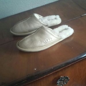 Ugg slippers authentic