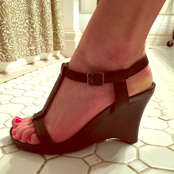 Black wedge sandals~