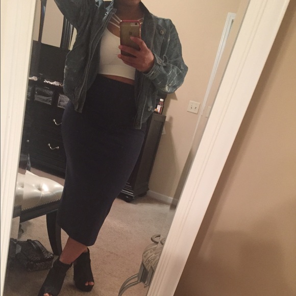 LAST ONE❗️New Ribbed Pencil Skirt - Picture 2 of 4