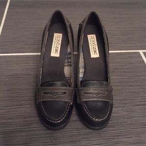 NWOT Black loafer style heels