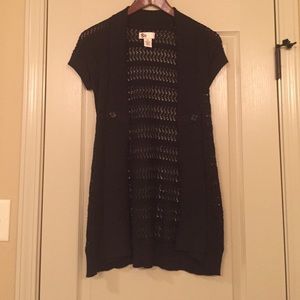 Lightweight short-sleeve black cardigan