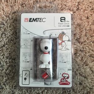 Peanuts Flash drive. 8 GB
