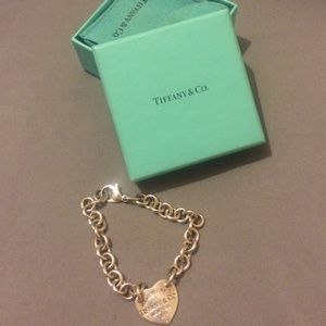 Return to Tiffany heart tag charm bracelet.