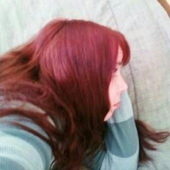 Meet your Posher, Stephanie - Picture 2 of 2