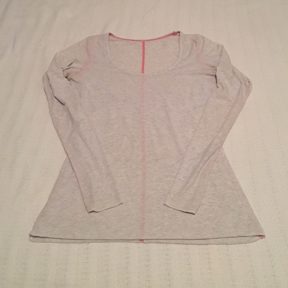 Lululemon long sleeve top size 6