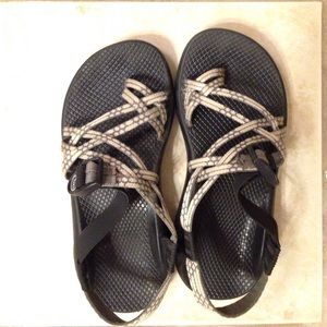 2 strap chacos