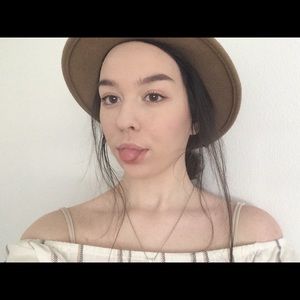 Meet your Posher, Melanie