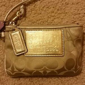 Coach Poppy Wristlet
