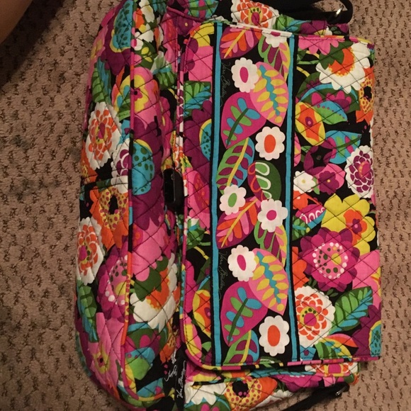 Vera Bradley Messenger Bag! AUTHENTIC!!!