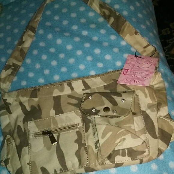 NEW WITH TAGS Army Camoflage girls/teens handbag