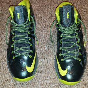 Men Lebron X