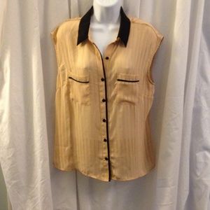 Forever 21 short sleeved shirt size medium