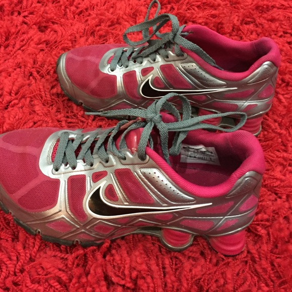 SOLD ON MERCARI!! Nike sneakers