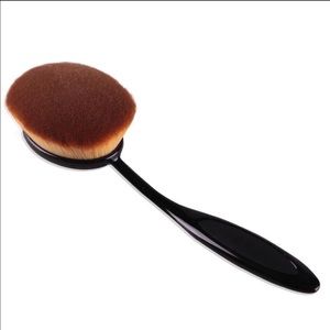 jumbo size Oval foundation brush