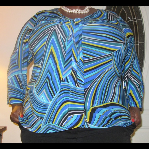 ⭐️FINAL⭐️ Blue Multi-color Wrap Top