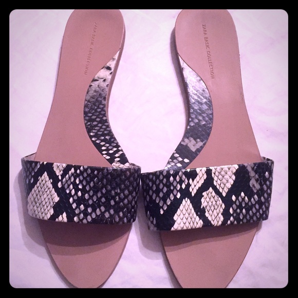 Zara Basic leopard flat sandal