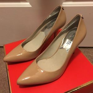 Michael Kors Flex Pumps