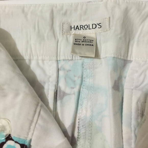 Harold's Short - Picture 2 of 3