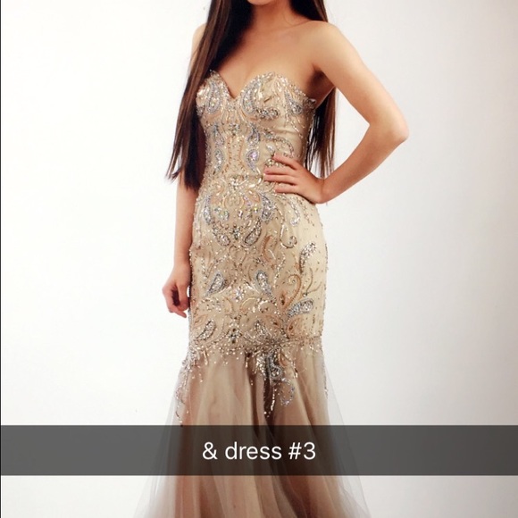 PROM DRESS NEVER WORN - Picture 1 of 4